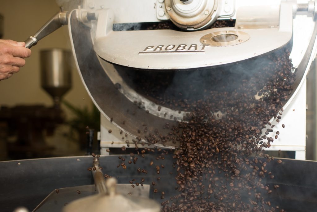 コーヒー豆の焙煎の写真